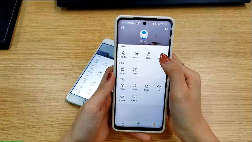 家人也想用手机控制格力家用分体空调,怎么操作